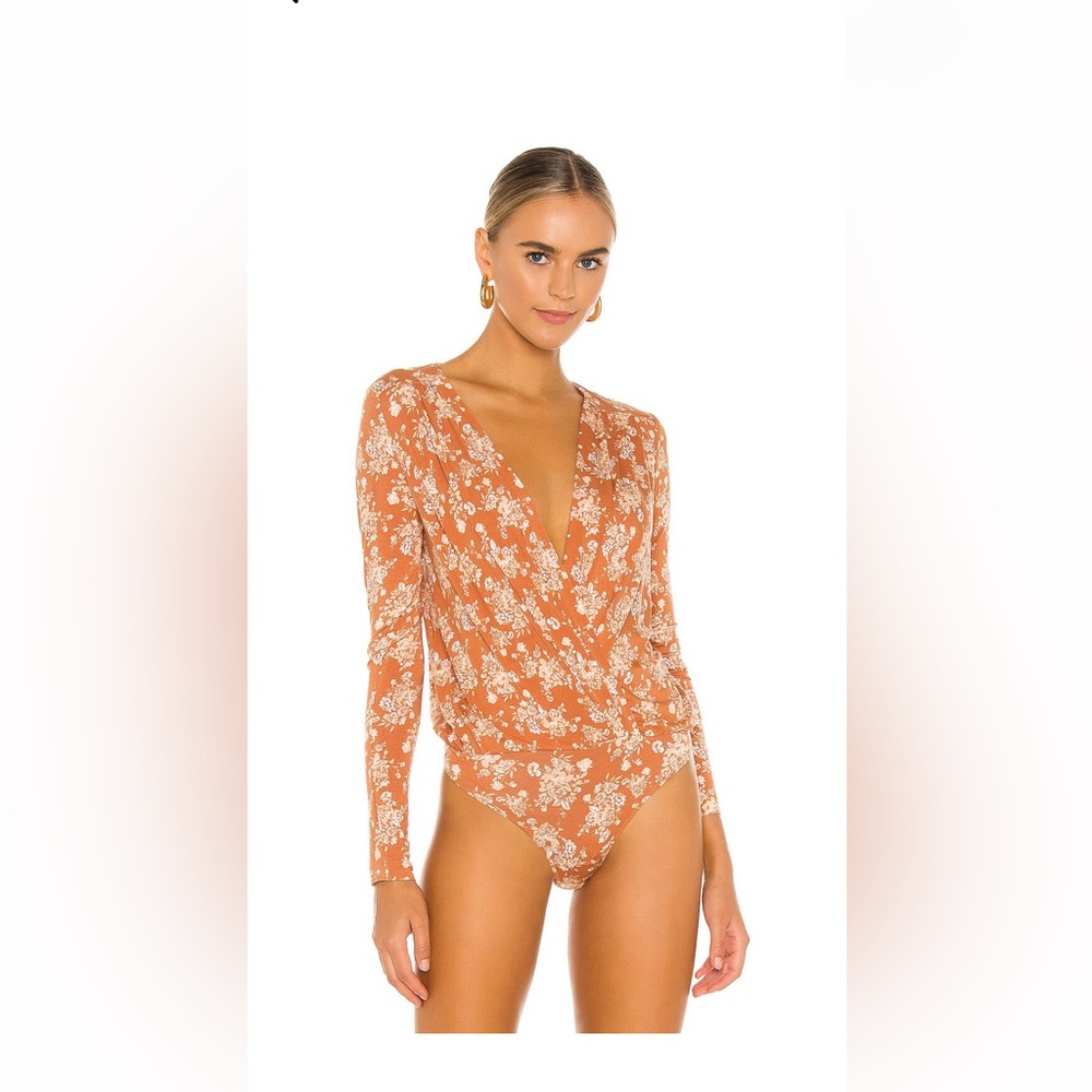 ❤️free people printed turnt bodysuit in copper, EUC